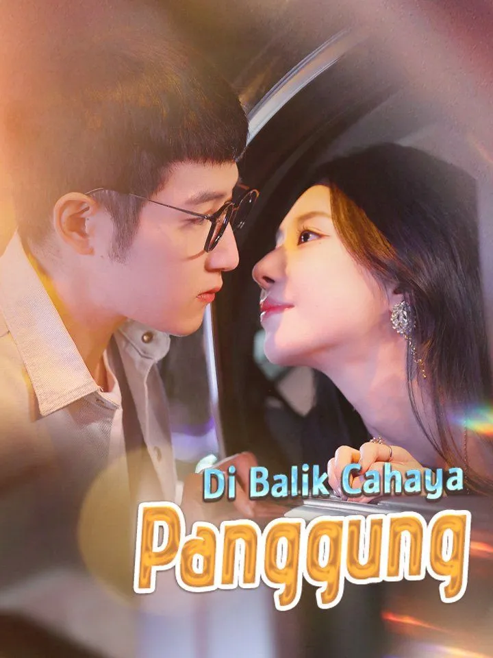 Sampul Di Balik Cahaya Panggung